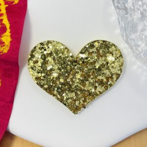 Coeur à sequins dorés